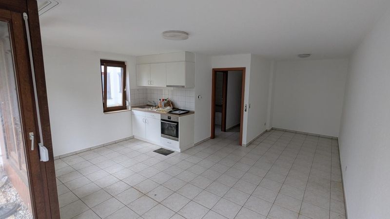 Großzügige 1-Zimmer-EG-Wohnung mit Terrasse und EBK in Stuttgart, S-Bahn 5 Minuten